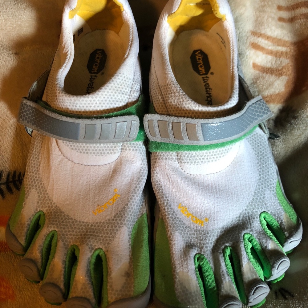 Women’s Vibram “five finger” Toe Shoes!